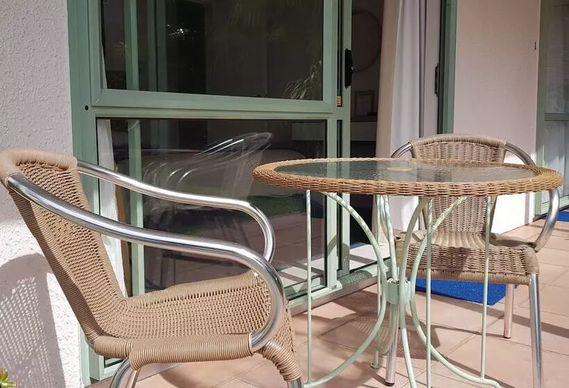 هتل Admirals View Lodge