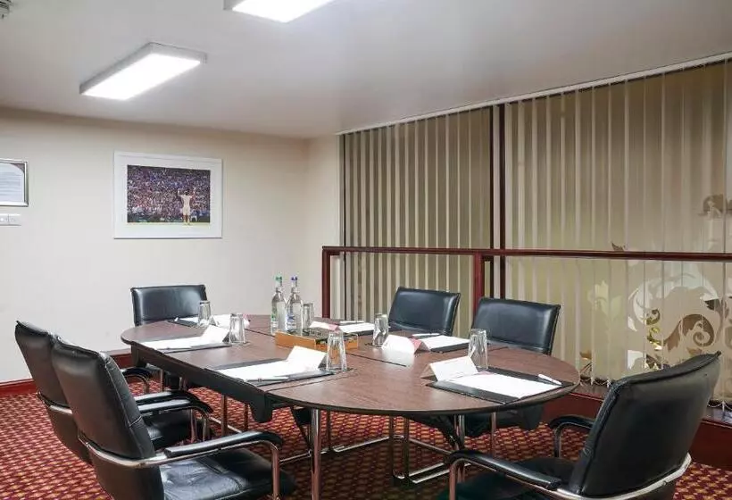 Antoinette Hotel Wimbledon