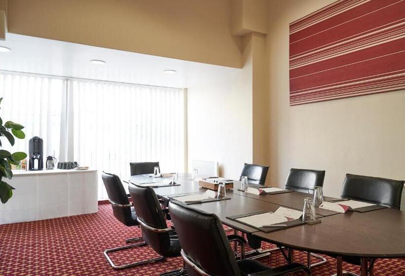 Antoinette Hotel Wimbledon