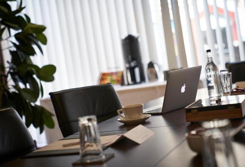 Antoinette Hotel Wimbledon