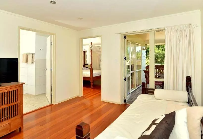 בית מלון כפרי Avalon Resort