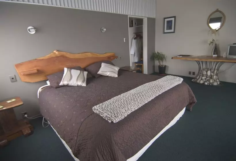 فندق Breakers Boutique Accommodation