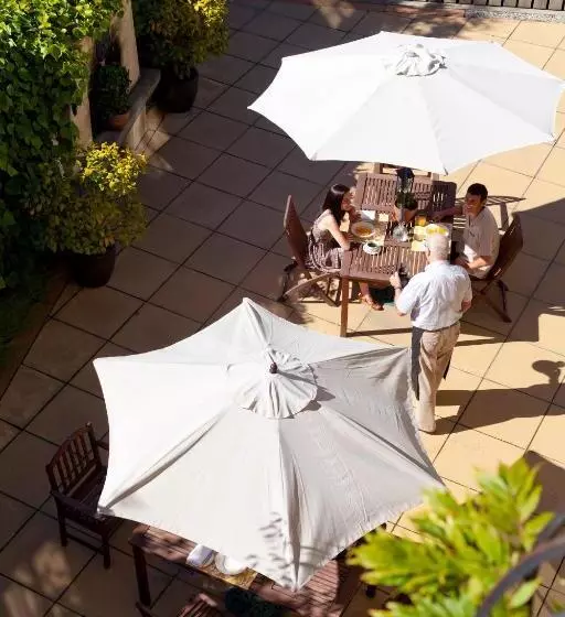 בית מלון כפרי Browns Boutique