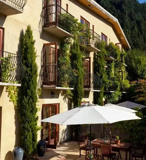 בית מלון כפרי Browns Boutique