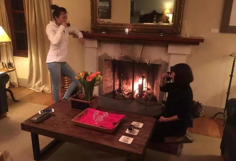 בית מלון כפרי Browns Boutique