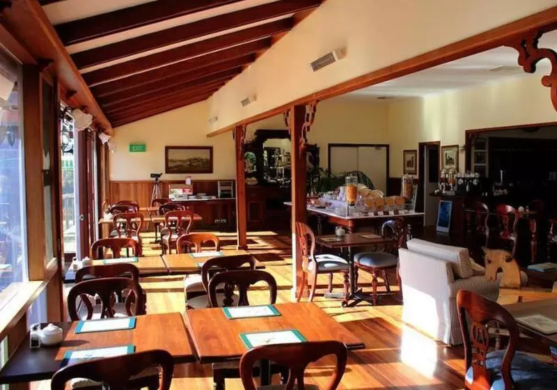 فندق Forest Lodge Resort