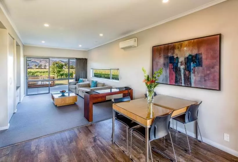 Отель Marlborough Vintners Accommodation