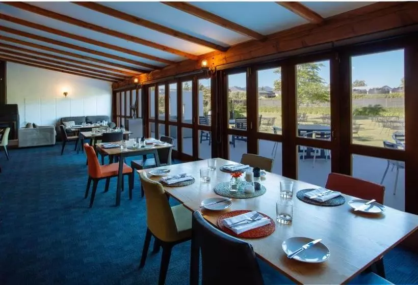 Отель Marlborough Vintners Accommodation