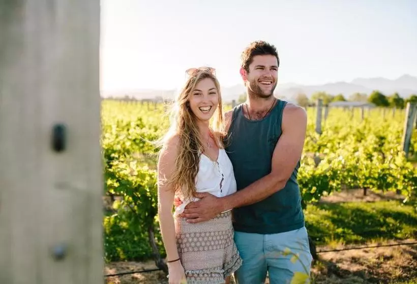 Отель Marlborough Vintners Accommodation