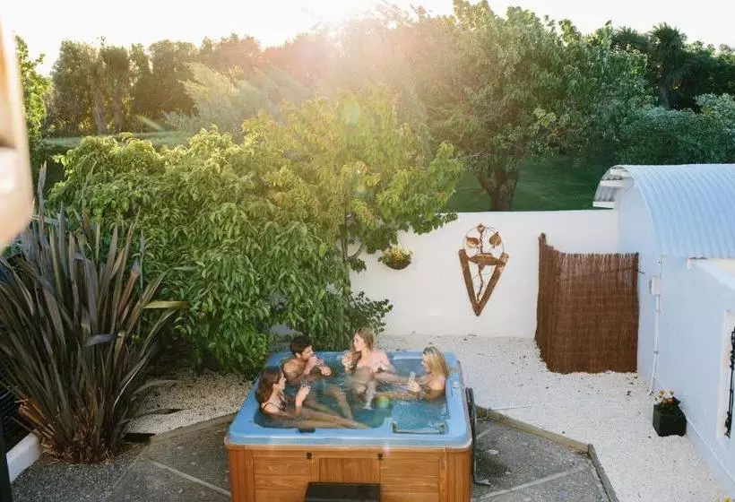 Отель Marlborough Vintners Accommodation