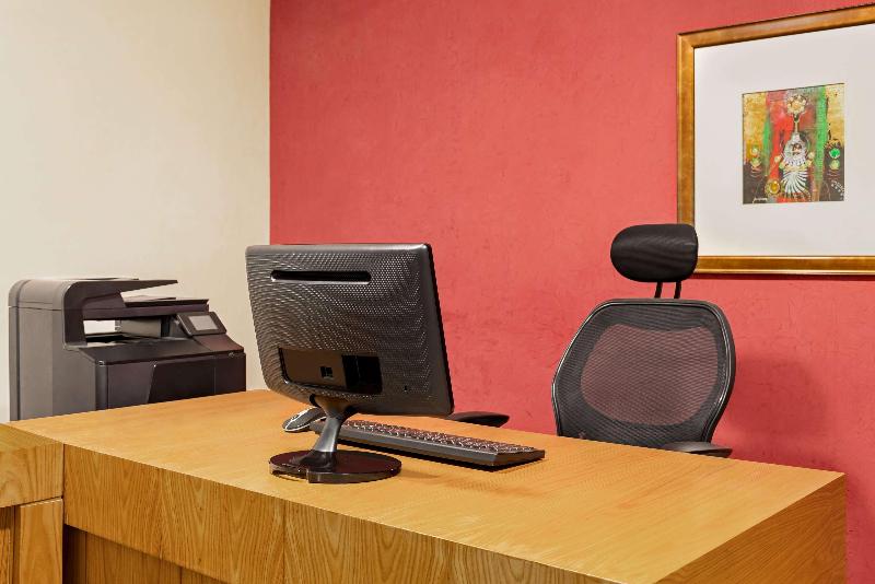 فندق Ramada By Wyndham Dammam Khaleej Road