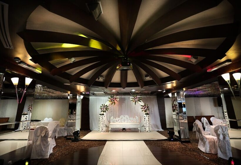 فندق Ramada By Wyndham Dammam Khaleej Road