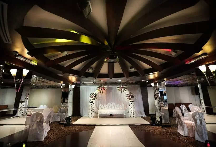 Hotel Ramada By Wyndham Dammam Khaleej Road