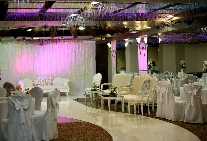 Hotel Ramada By Wyndham Dammam Khaleej Road