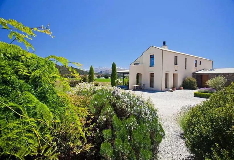 Отель Riverrun Lodge