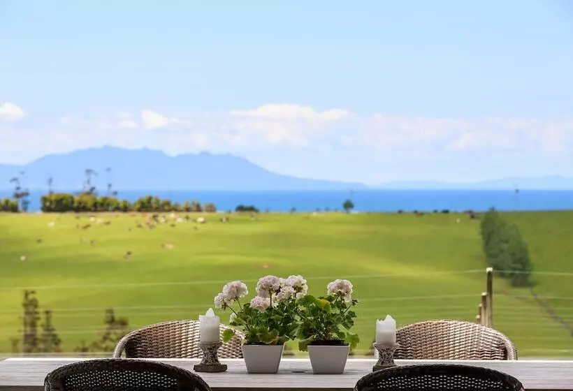 ホテル Takatu Lodge And Vineyard