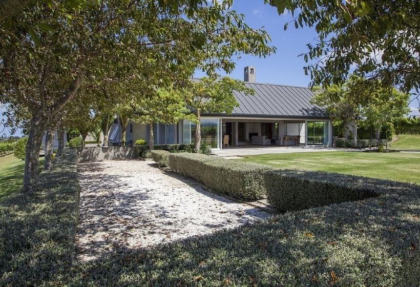 Hotel Takatu Lodge And Vineyard