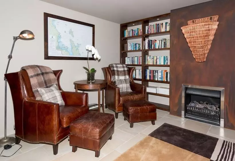 ホテル Takatu Lodge And Vineyard