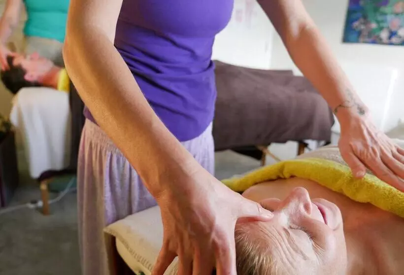 בית מלון כפרי Vibrant Living Retreat