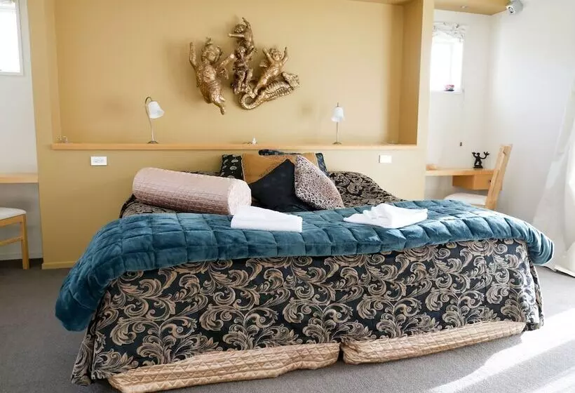 בית מלון כפרי Vibrant Living Retreat