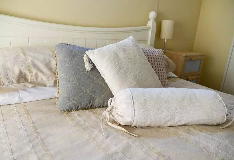 בית מלון כפרי Vibrant Living Retreat