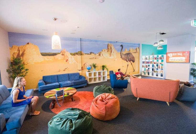 פונדק Perth City Yha