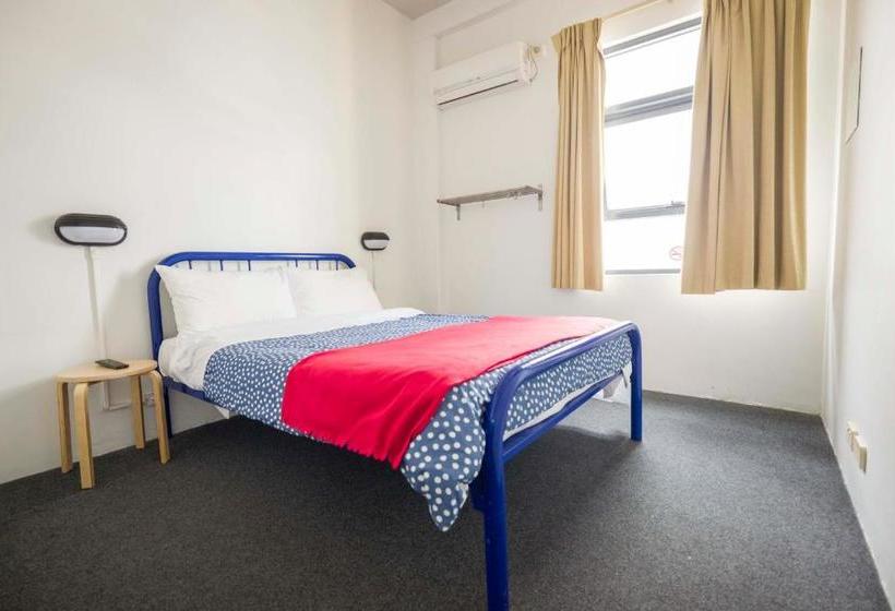 פונדק Perth City Yha