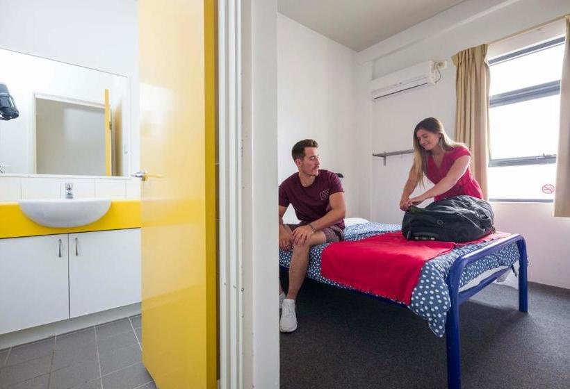 פונדק Perth City Yha