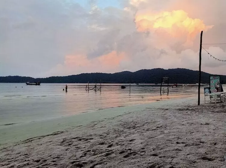 Hotelli Freedom Bungalow Koh Rong Saloem