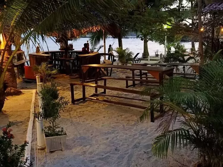 Hotelli Freedom Bungalow Koh Rong Saloem