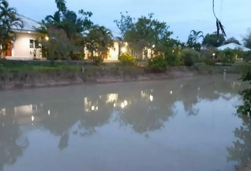 ペンション Paradise Resort At Lamphun