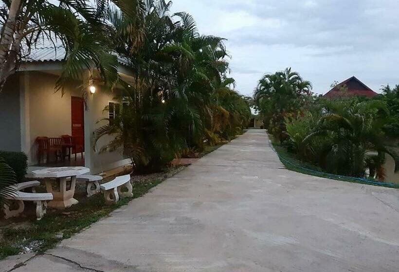 펜션 Paradise Resort At Lamphun