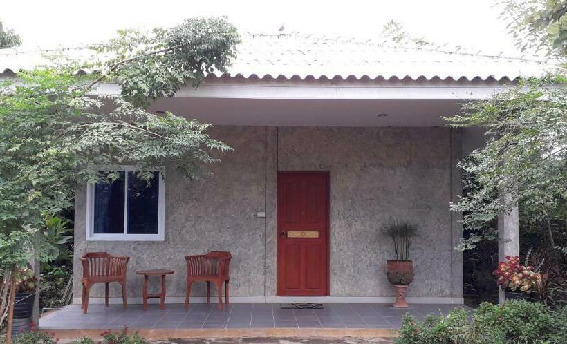 펜션 Paradise Resort At Lamphun