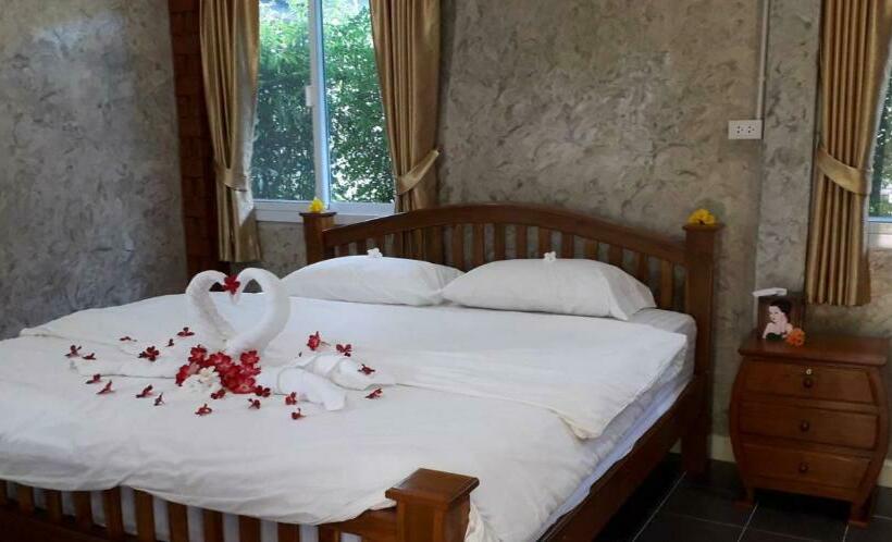 펜션 Paradise Resort At Lamphun