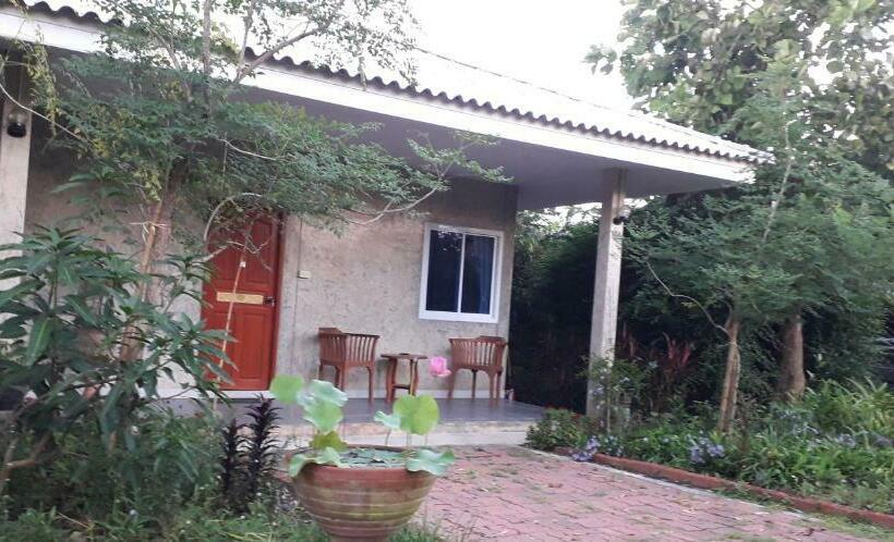 펜션 Paradise Resort At Lamphun