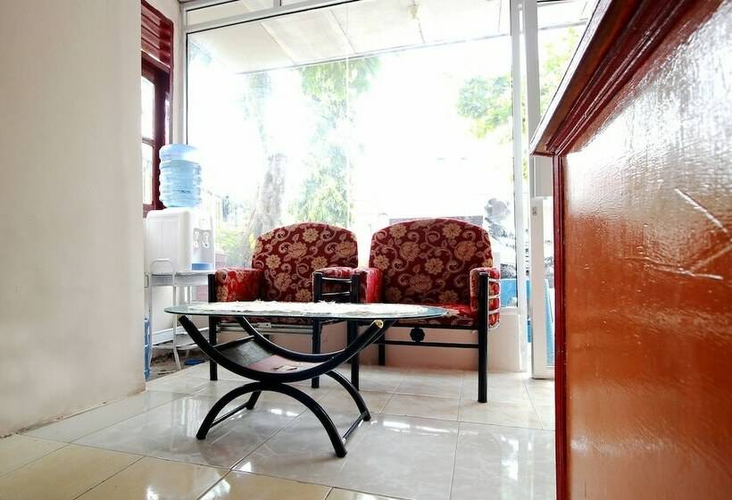 هاستل Spot On 2647 Anissa Guest House