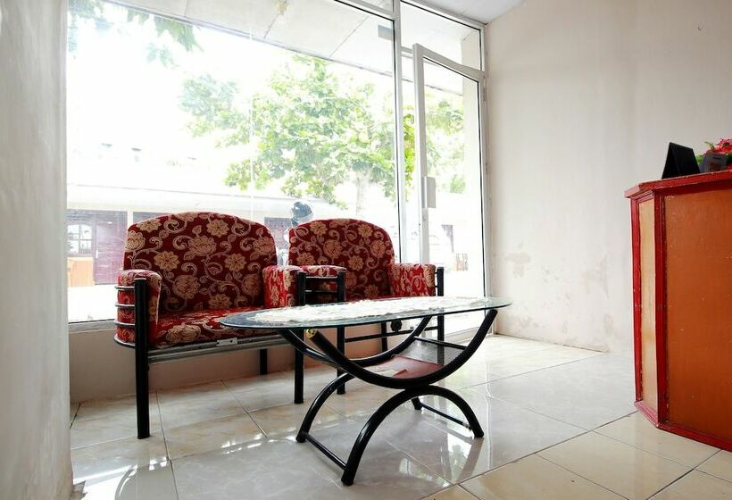 هاستل Spot On 2647 Anissa Guest House