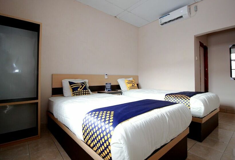 هاستل Spot On 2647 Anissa Guest House