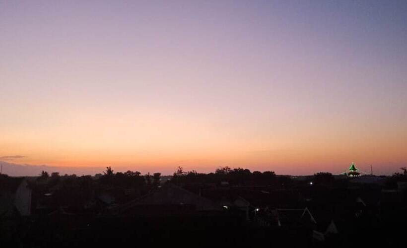 הוסטל Cheap Inn Banyuwangi