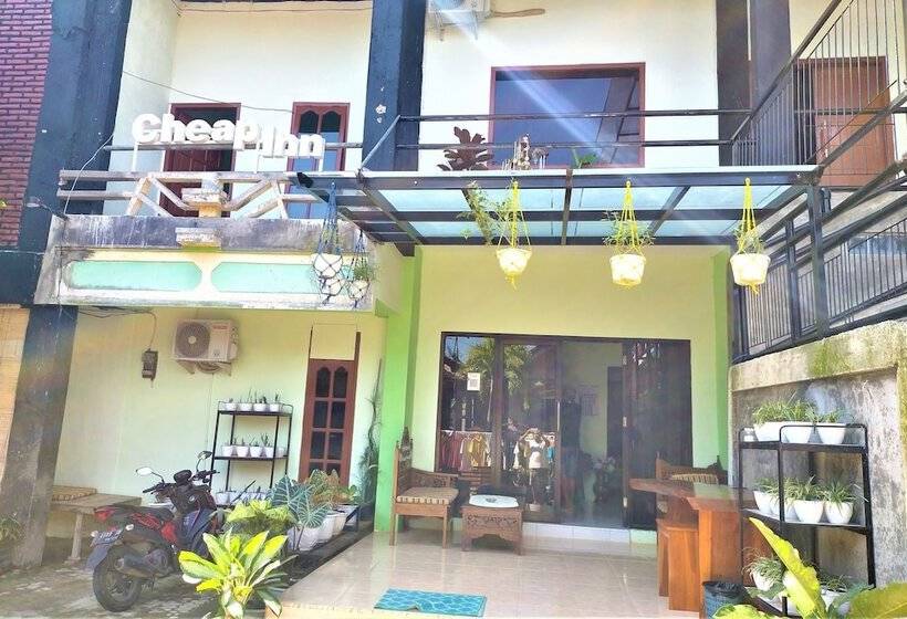 הוסטל Cheap Inn Banyuwangi