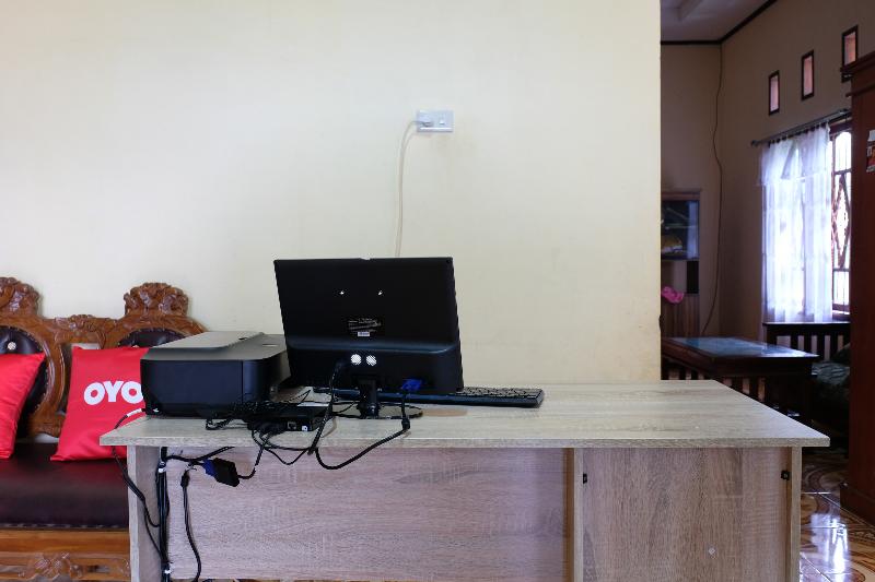 هاستل Homestay Joss By Oyo Rooms