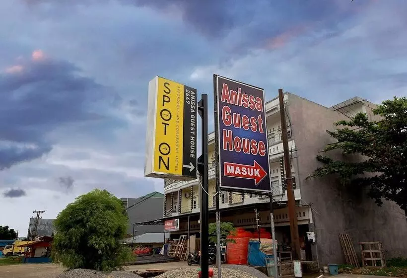 هاستل Spot On 2647 Anissa Guest House