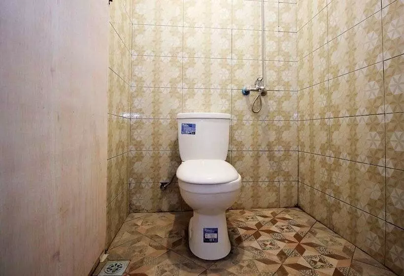 هاستل Spot On 2647 Anissa Guest House