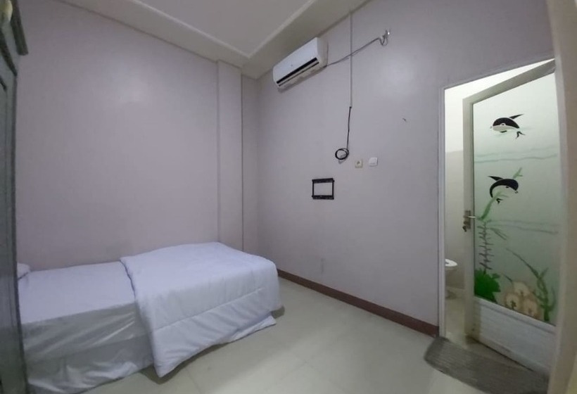 הוסטל Zleepy Pondok Gramada