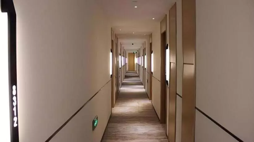 Hotelli City Comfort Inn Jinzhou Bohai University Wanda Plaza