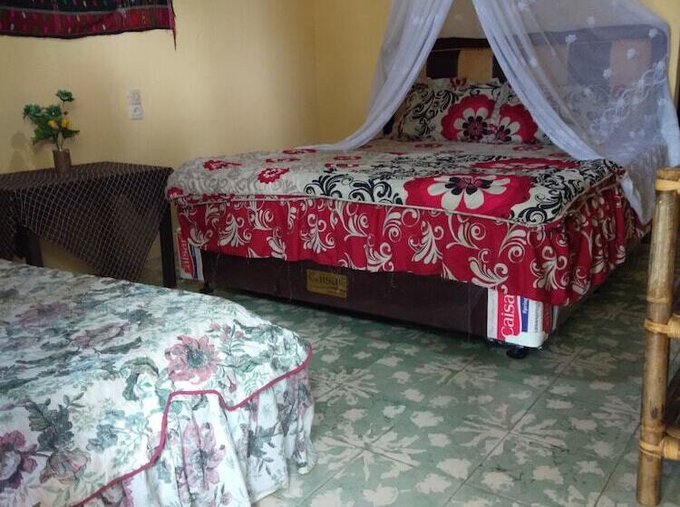 פנסיון Merlyn Guest House