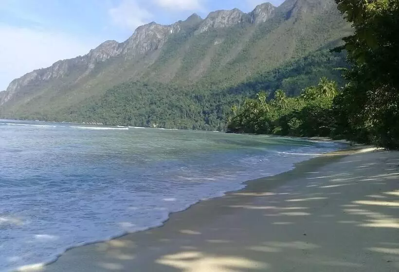 ペンション Nusa Nalan Beach Resort