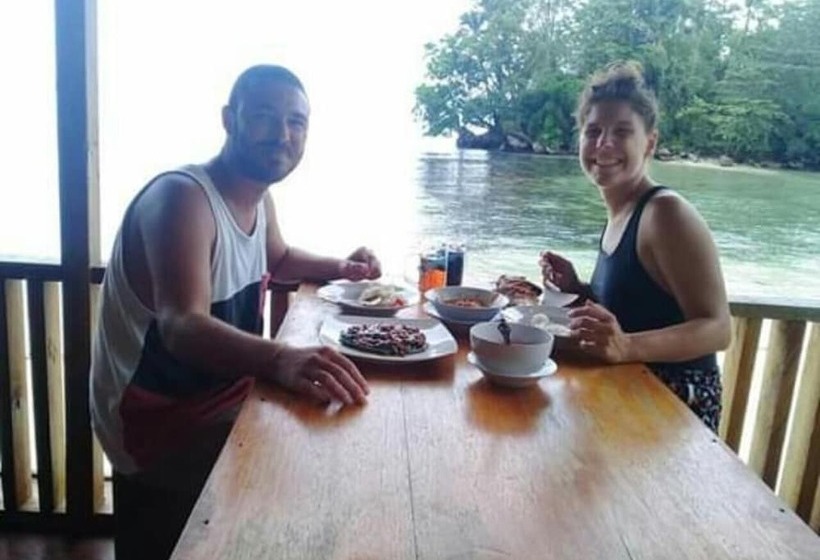 بنسيون Nusa Nalan Beach Resort