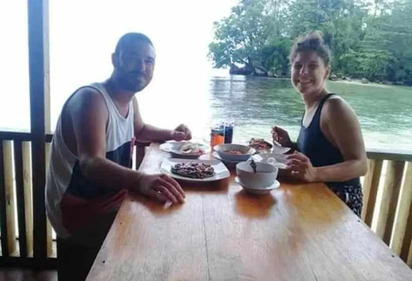 ペンション Nusa Nalan Beach Resort