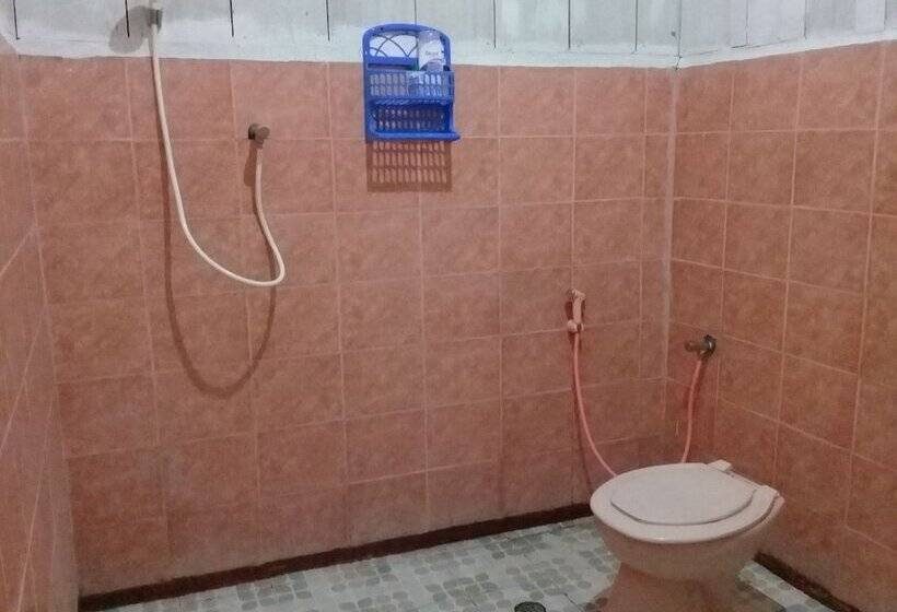 بنسيون Nusa Nalan Beach Resort